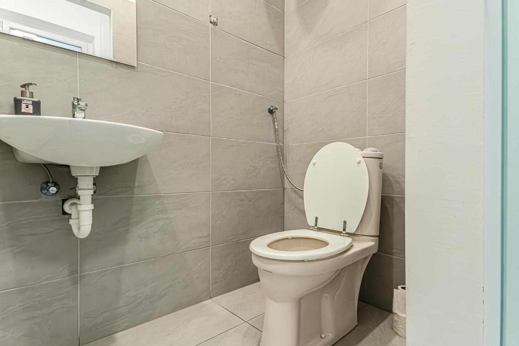 Lovely 1Br Apt. Near Akh Hospital Wien Exteriör bild